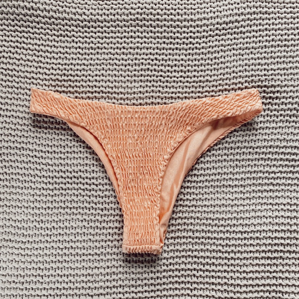 Peach Ruched Bikini - Picture 4 of 4